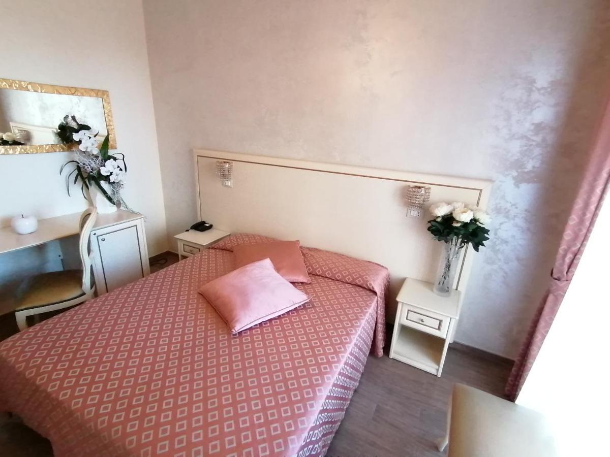 Hotel Nordic Bellaria-Igea Marina Bagian luar foto