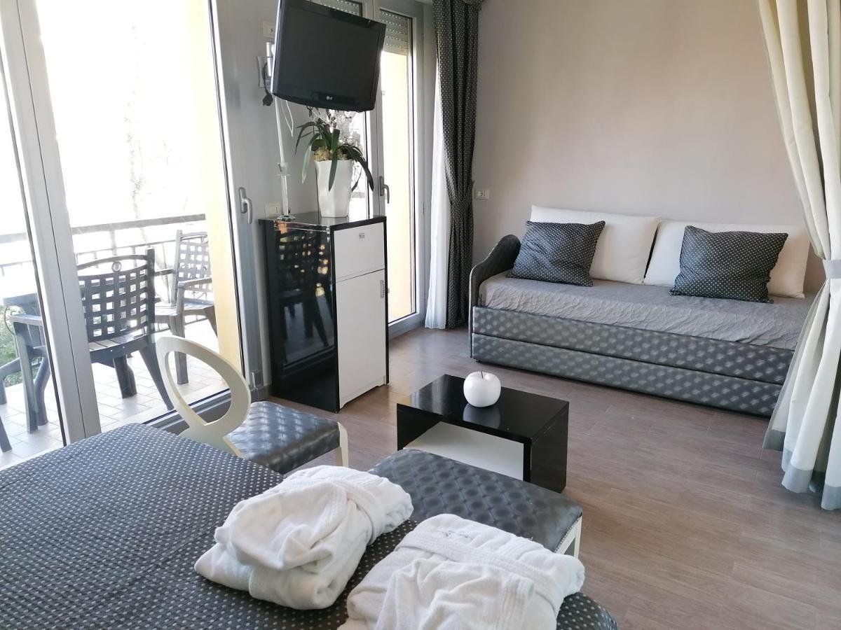 Hotel Nordic Bellaria-Igea Marina Bagian luar foto